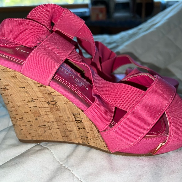 Chinese Laundry Strapy Wedges - Picture 8 of 9